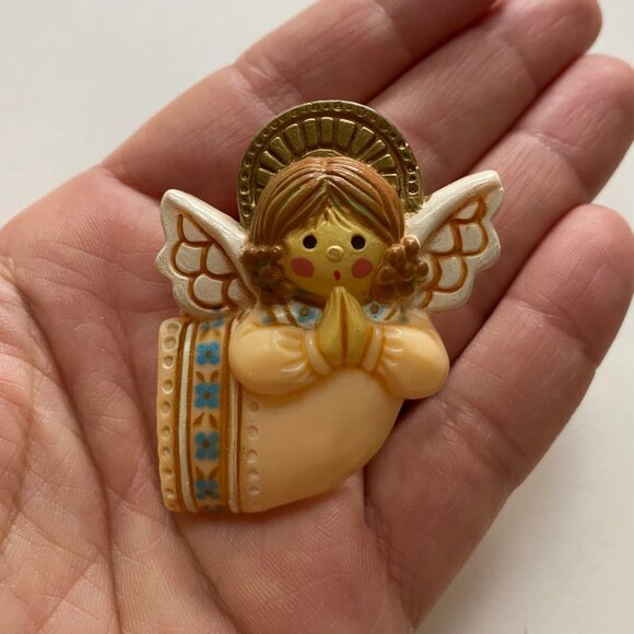 Angel Christmas Brooch Hallmark Collectible Vintage Xmas Holiday - Picture 2 of 3